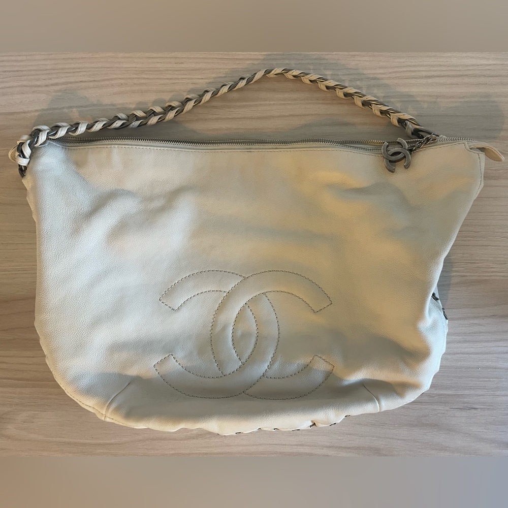 Chanel Modern Chain Lambskin Hobo in White